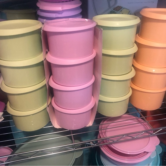 Tupperware 8 pc (set 4) serve and store food storage canister set - Picture 7 of 7